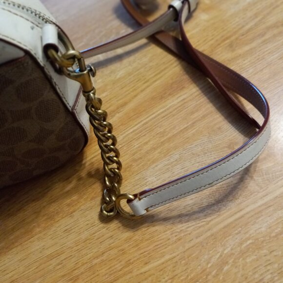 COACH Camera bag Signature Canvas & Leather Crossbody Bag Handbag Purse # 31208 - Picture 7 of 10